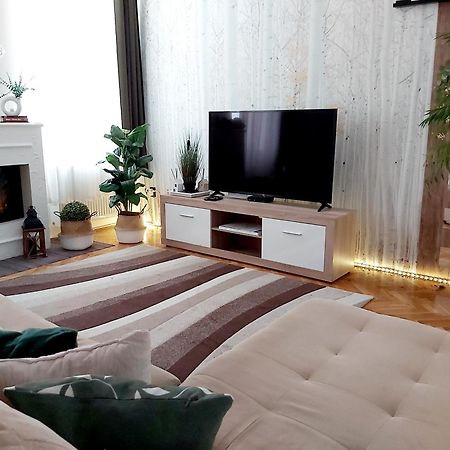 Léna Apartman - Eger Esterno foto