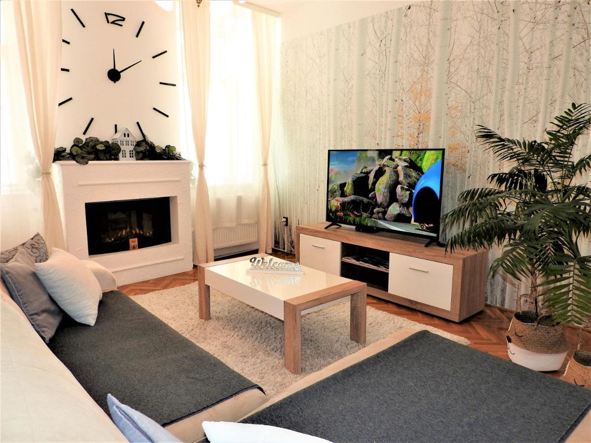 Léna Apartman - Eger Esterno foto