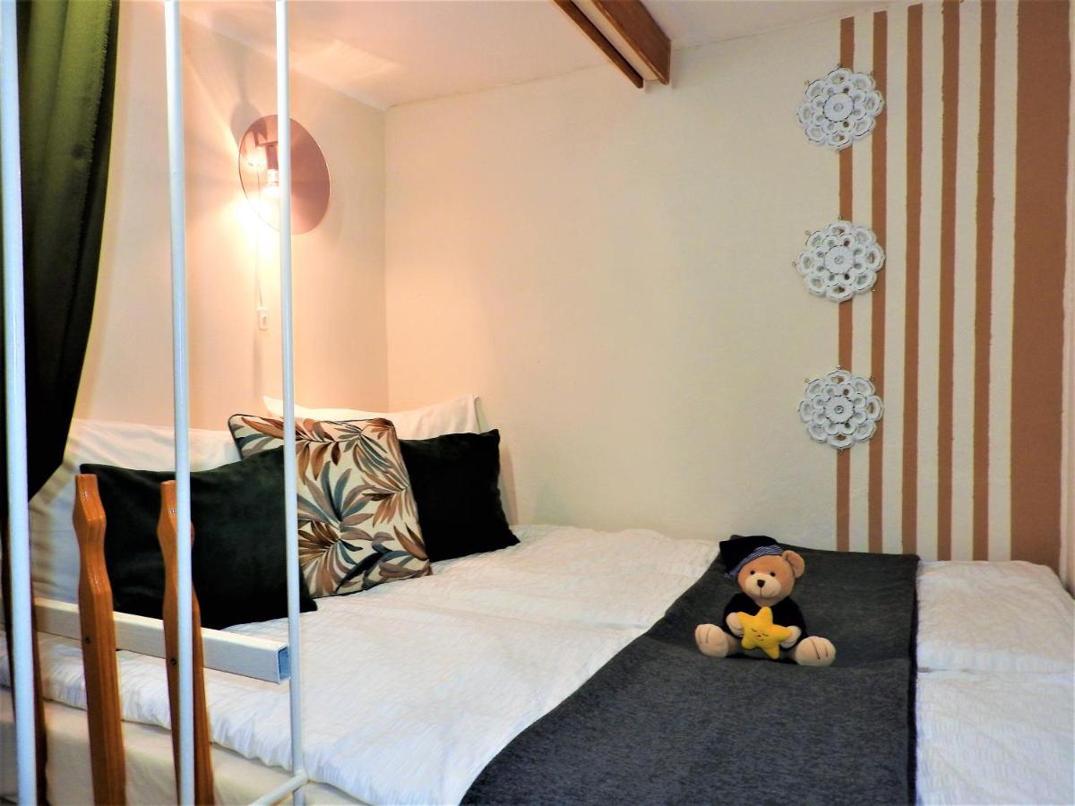 Léna Apartman - Eger Esterno foto