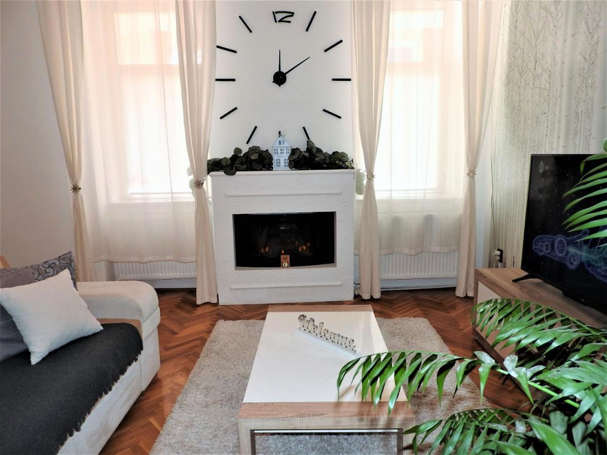 Léna Apartman - Eger Esterno foto